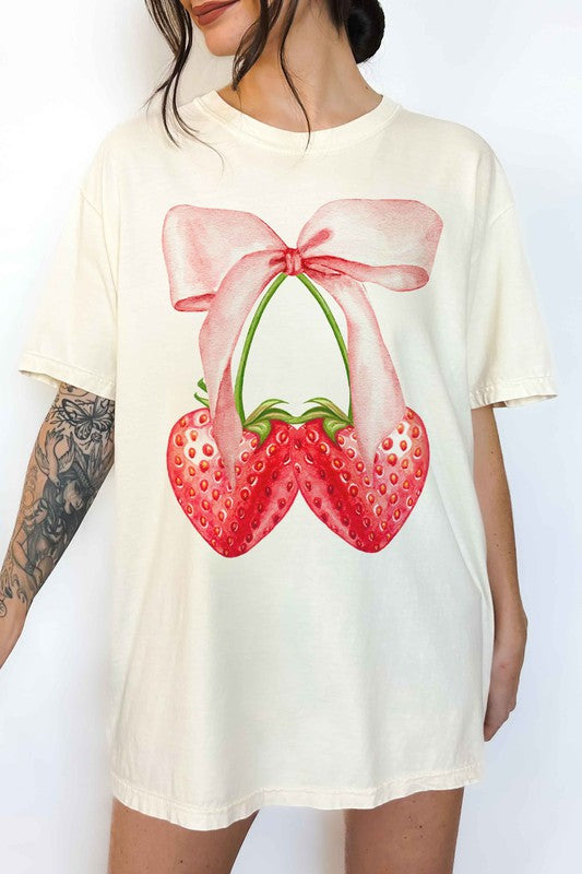 COQUETTE STRAWBERRY RIBBON OVERSIZED GRAPHIC TEE